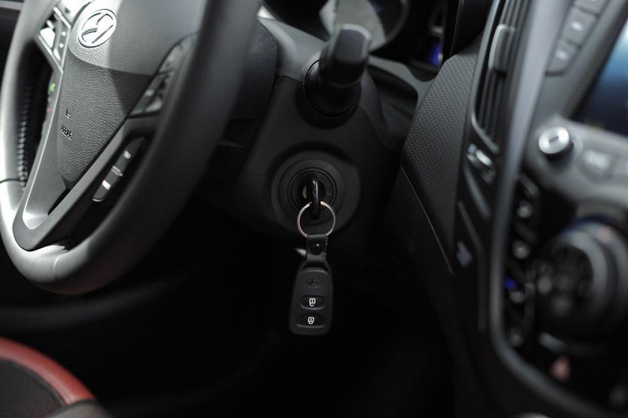  Hyundai Veloster Turbo R-Spec 2014 года  (фото 10 из 40)